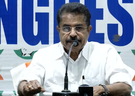 Adoor Prakash Questions Satheesan Over Lack of Consultation in UDF
