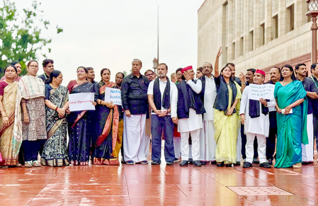 INDIA Bloc MPs Protest Against CEC Gyanesh Kumar, Demand His Resignation